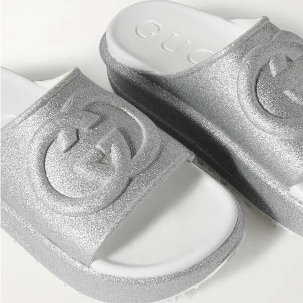 GUCCI Women’s slides with interlocking G